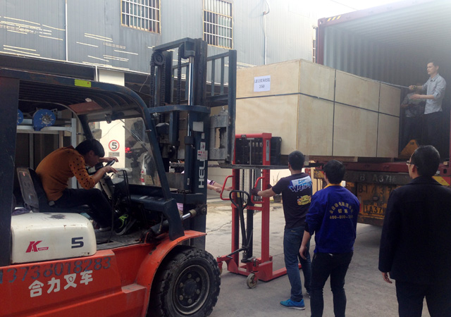 Leisuwash shipment to Combodia container loading 4