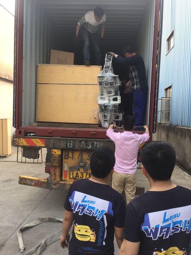 Leisuwash shipment to Combodia container loading 8