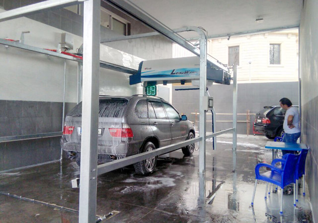 automatic car washer
