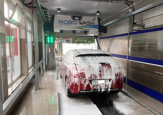 touchless car washing